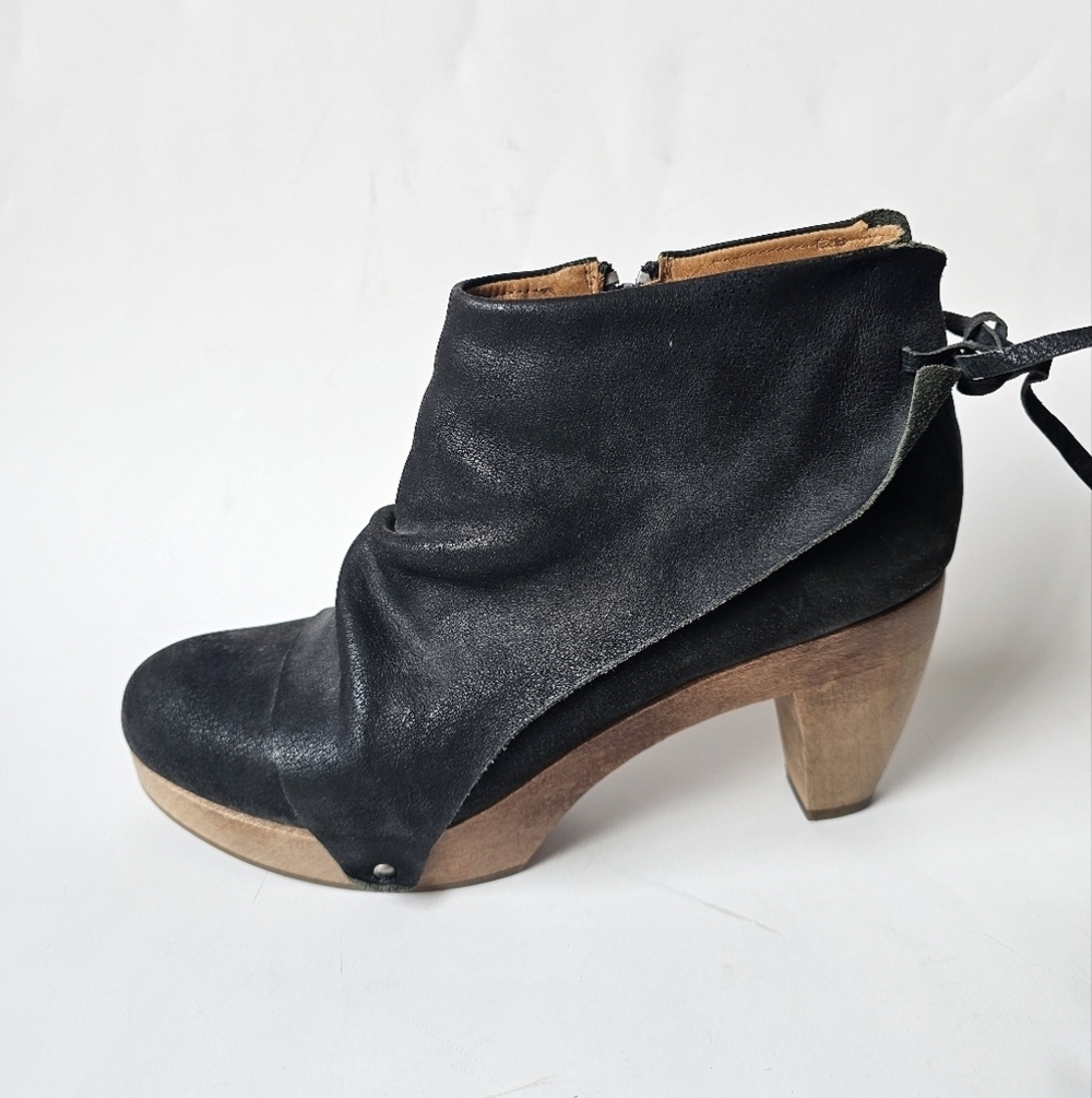 Coclico Ndakinna Suede Ankle Zip Wooden Heel Boots 41 11